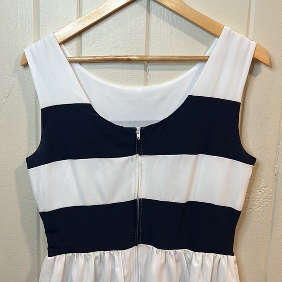 Dressbarn Navy and White Dress great for summer - Picture 7 of 8